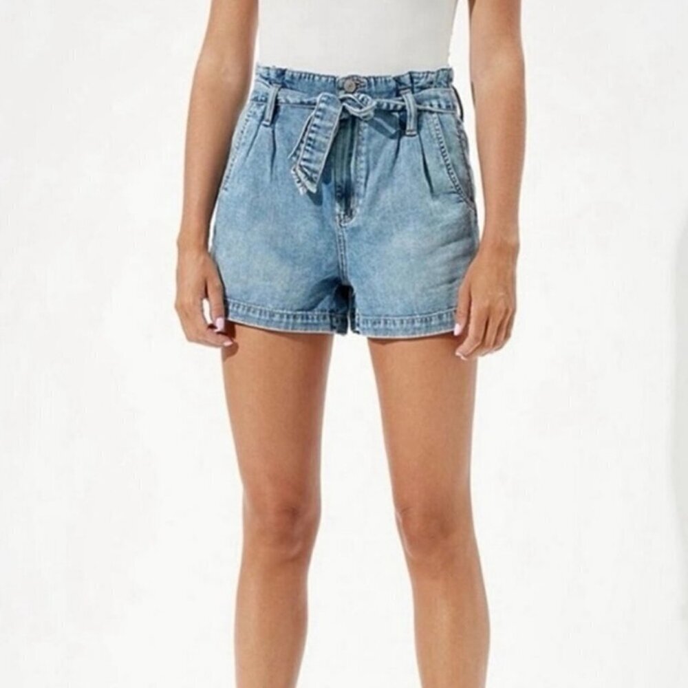 American Eagle Mom Short Denim Paperbag Waist  Jean Shorts Women’s Size 0 EUC